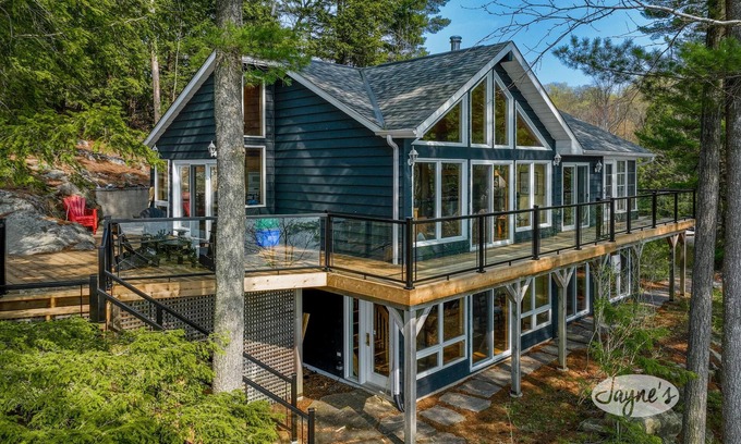 Minett Cottage | 4 bedroom, 3 bath, cottage, Minett, very private, great for families!
