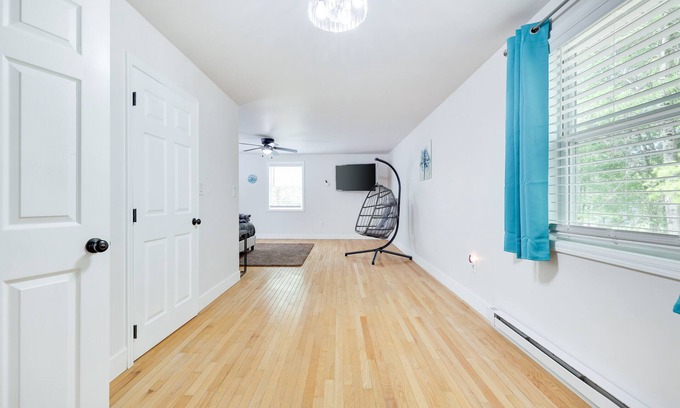 Briar Crest Woods House | 4 Bedroom, 4 Bath; Hot Tub/Grill; Play Pool/arcade/Tennis;Lake Beach;EV