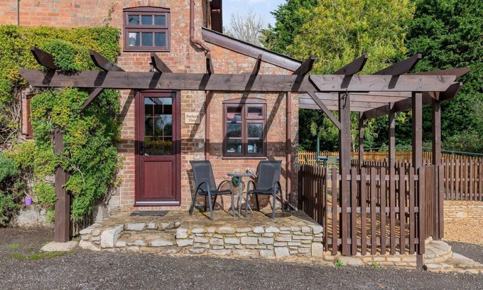 Poole Cottage | 4 bedroom accommodation in Holly Hedge Farm