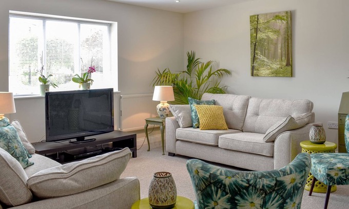 Parley Cottage | 4 bedroom accommodation in West Parley, near Bournemouth