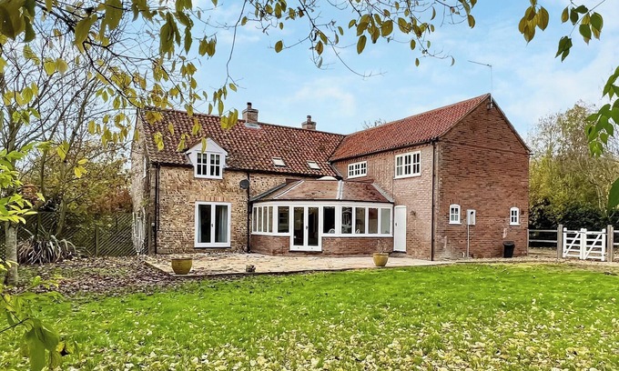 King's Lynn Cottage | 4 bedroom accommodation in Eastmoor