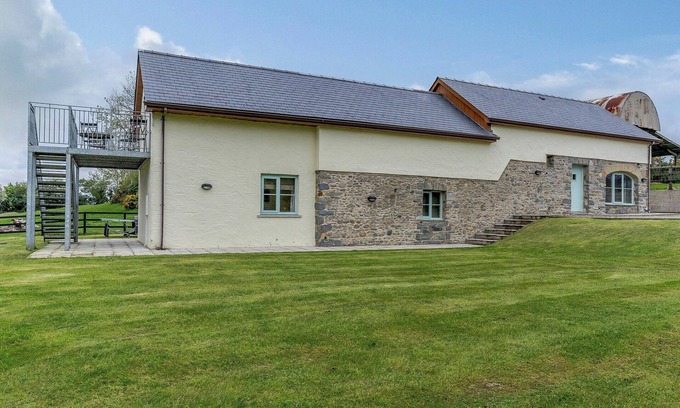 Cross Inn Cottage | 4 bedroom accommodation in Cross Inn, near New Quay