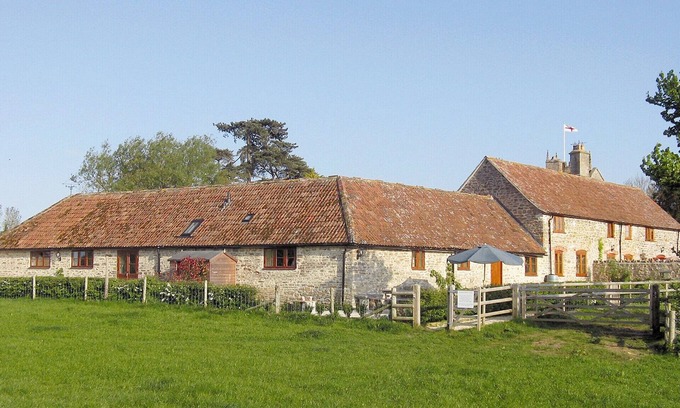 Sherborne Cottage | 4 bedroom accommodation in Leigh, Sherborne