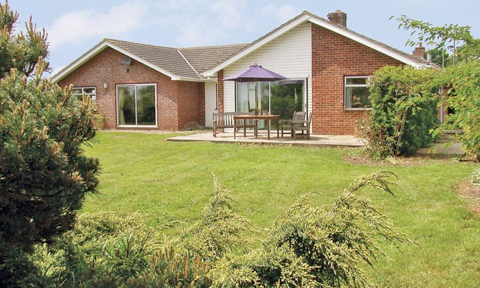 Littleport Cottage | 4 bedroom accommodation in Near Ely