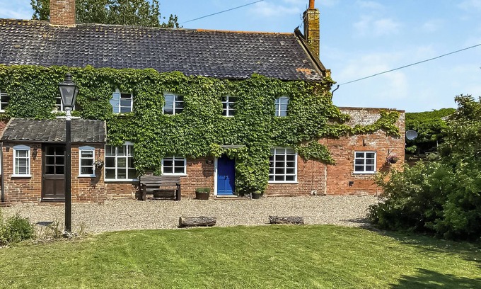Hethel Cottage | 4 bedroom accommodation in East Harling, near Thetford