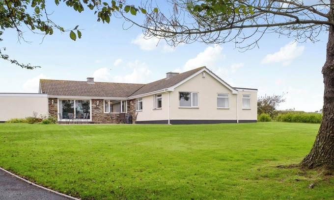 Crantock Cottage | 4 bedroom accommodation in Crantock, near Newquay