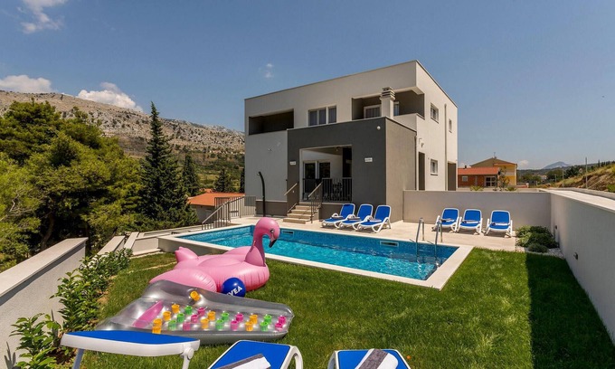 Tugare House | 4 bedroom amazing home in Tugare