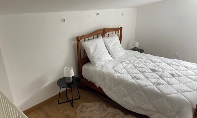 Camblain-Chatelain Apartment | 4 Bedroom Apartment in Camblain-Châtelain
