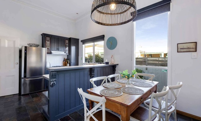 Bendigo House | 4-Bedroom Bliss On McCrae, Central Bendigo