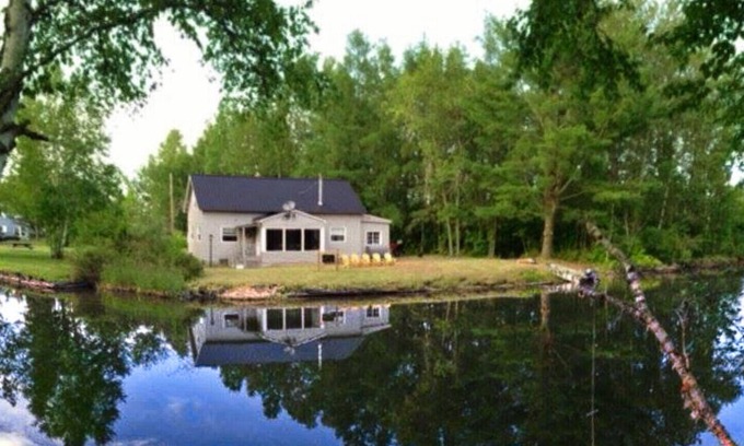 Sinclair House | 4 bedroom cottage, sleeps 14 ADVENTURE is worthwhile in itself!