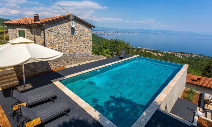 Opatija House | 4 bedroom cozy home in Poljane