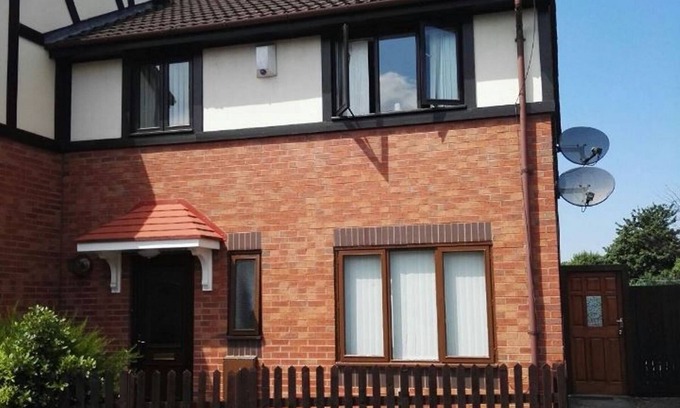 Belle Vue House | 4 BEDROOM ENTIRE HOUSE NEAR MANCHESTER CITY STADIUM