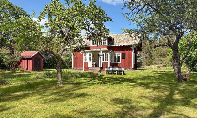 Vikbolandet House | 4 bedroom gorgeous home in Vikbolandet