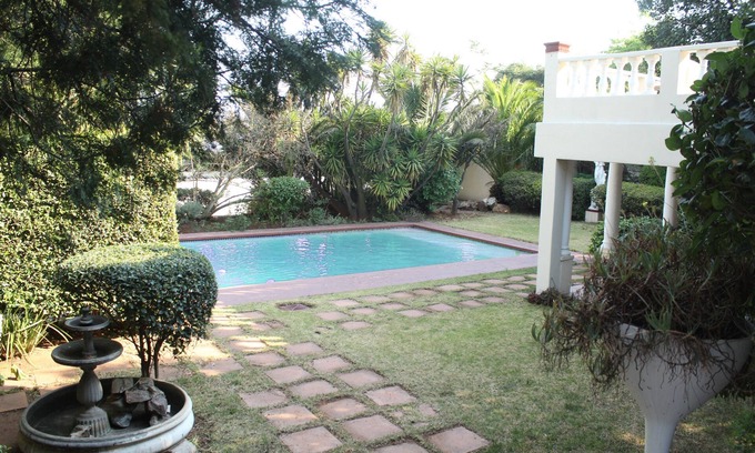 Greater Johannesburg Metropolitan Area House | 4 Bedroom Greek House in Observatory