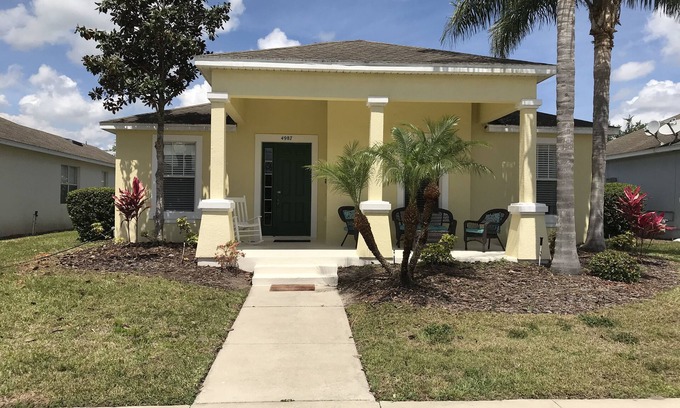 Trafalgar Village House | 4 Bedroom High End Home In Trafalger Village Gated Community