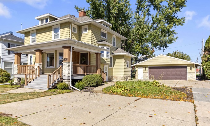 Marion House | 4 Bedroom Historic Charmer Marion Uptown