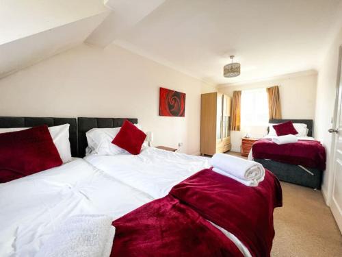 Ipswich House | 4 Bedroom house for Contractors,family,free parking,study,internet in ipswich