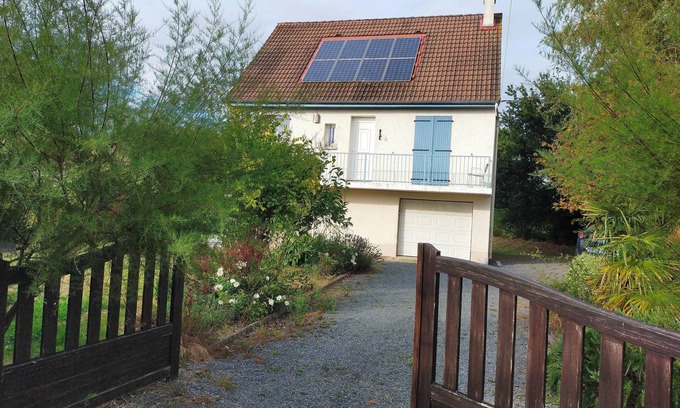 Le Molay-Littry House | 4-bedroom house in village 15 km from landing beaches