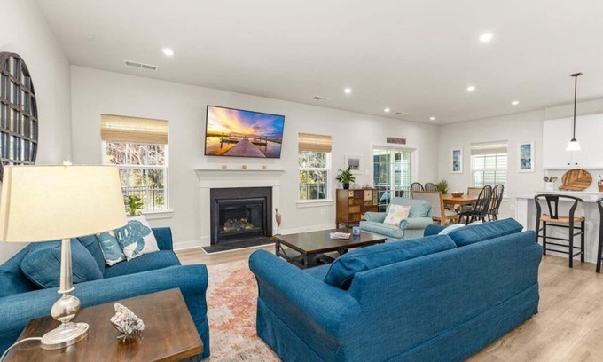 Assateague Pointe House | 4-bedroom house in charming Berlin with 2 pools, Fishing pier, and fitness room