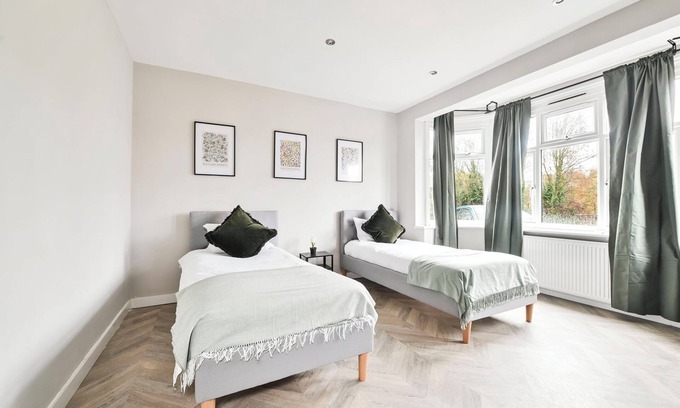Kidbrooke with Hornfair House | 4 BedRoom house in Greenwich