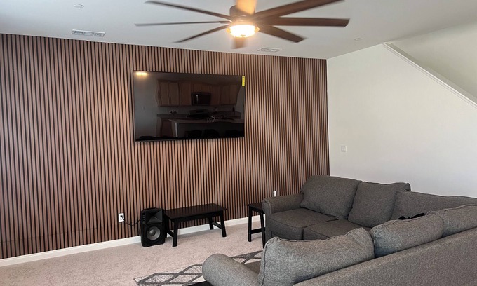 Perris House | 4-bedroom house in wonderful Perris with WiFi, AC