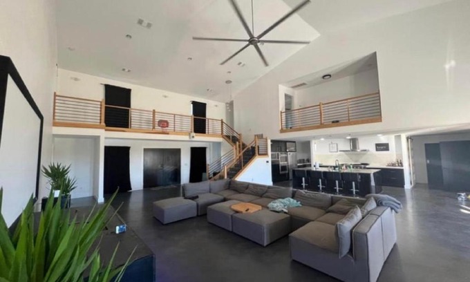 South Oklahoma City House | 4 Bedroom House on 10 Acres