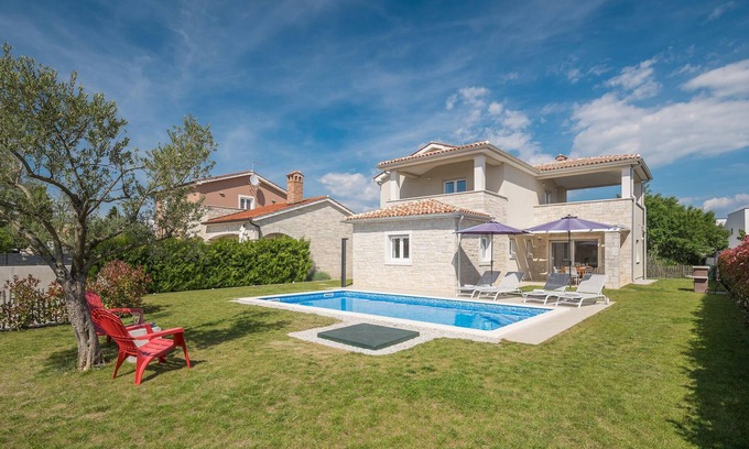 Kastelir-Labinci House | 4 bedroom lovely home in Krancici