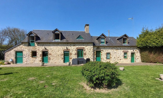 Mont-Saint-Jean House | 4 bedroom nice home in Mont-Saint-Jean