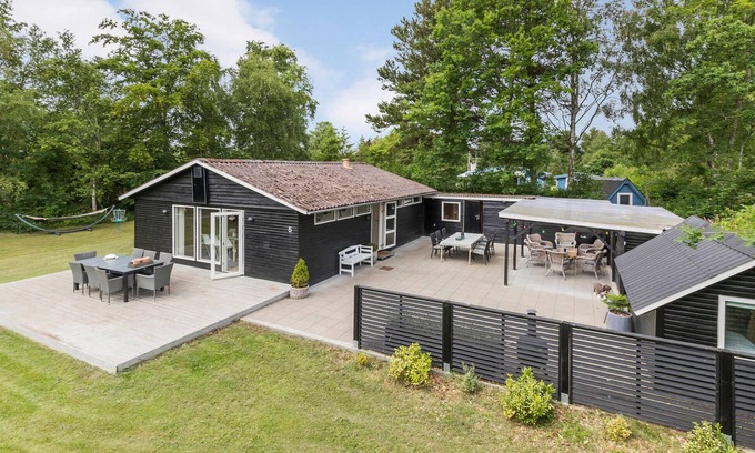 Fjellerup Strand House | 4 bedroom nice home in Glesborg