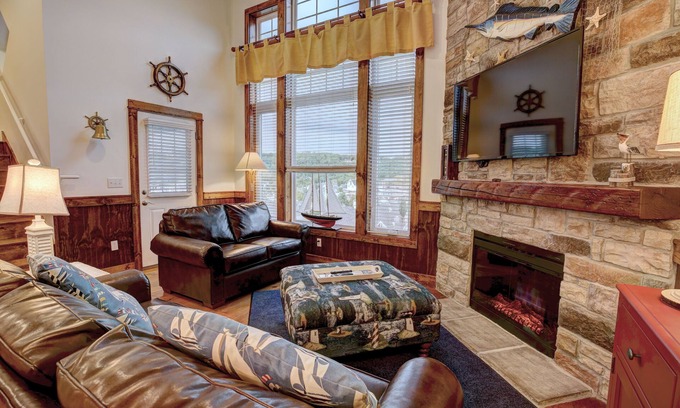Branson Condo | 4-Bedroom Retreat near Silver Dollar City