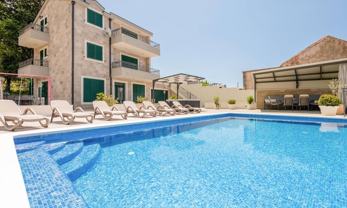 Tucepi House | 4 bedroom stunning home in Tucepi