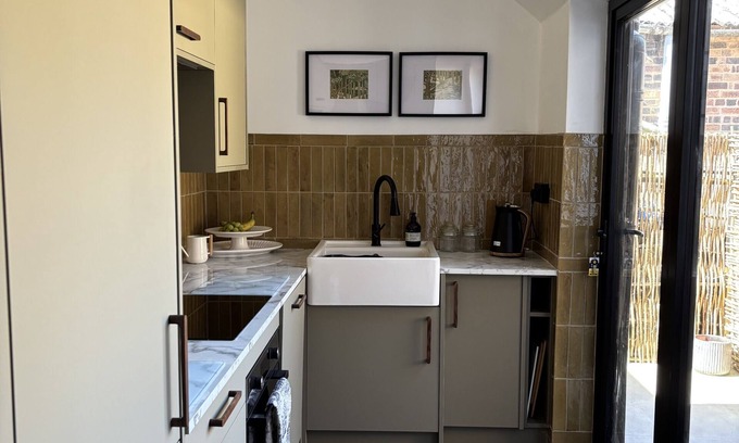 Leek House | 4 Bedroom Town House