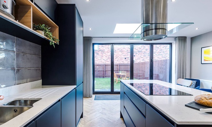 Walkden House | 4 Bedroom Townhouse (Monton)