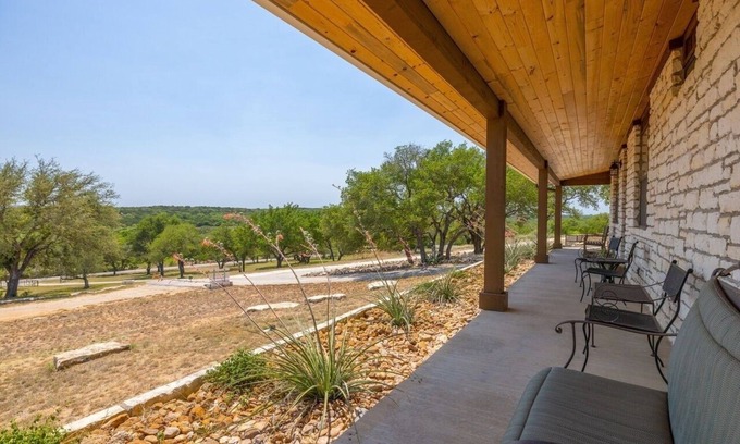 Round Mountain House | 4-bedroom vacation home just 15-minute walk to Hamilton Pool Preserve
