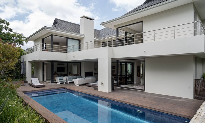 Cape Winelands Villa | 4 BEDROOM VILLA in a gated GOLFclub COMMUNITY WITH OUTDOOR POOL