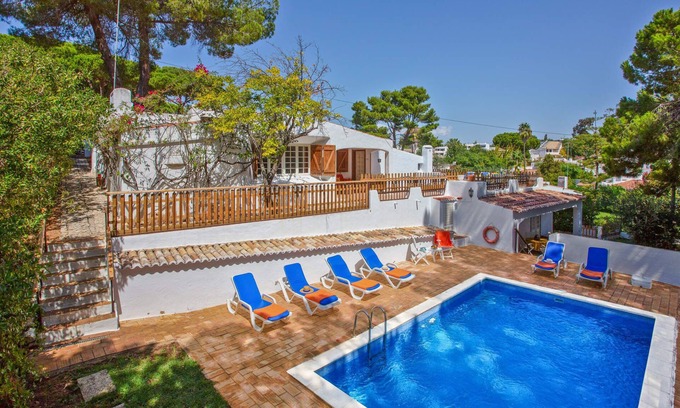 Branqueira Villa | 4 bedroom villa in olhos de ãgua