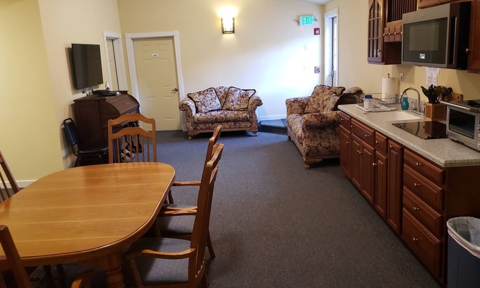 Hunter Apartment | 4 Bedrooms on Main Street near Hunter Mountain