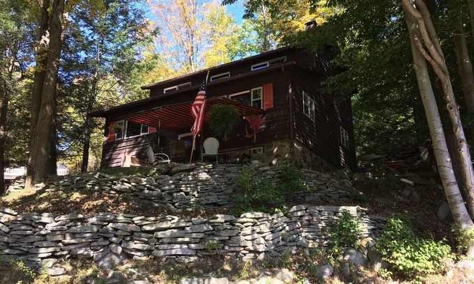 Greentown House | 4 BR, 2 BA,WIFI,FIREPIT, FIREPLACE, GAS GRILL, SMART TV,BOAT SLIP,POOL, SLPS 9.