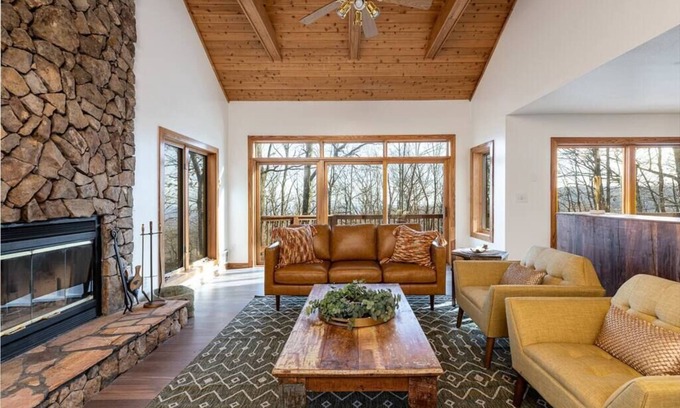 Chestnut Springs House | 4 BR cabin mins to trails & breweries pets welcome