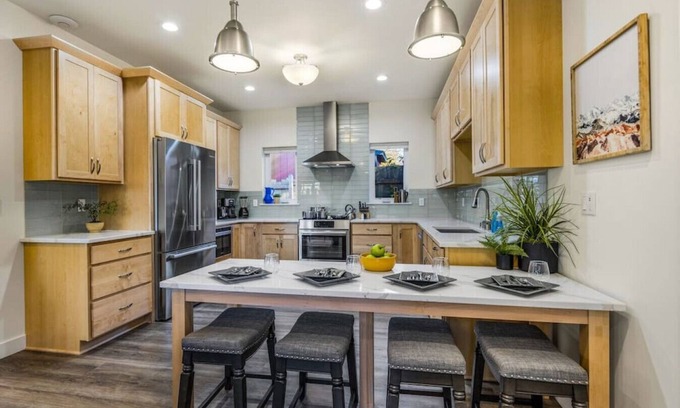 North Star House | 4 BR Spacious Home Next to Trails & Parks