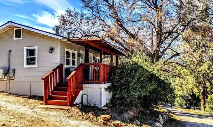 Pauma Valley Cabin | # 4. Falcon's Chalet - Studio W/Fireplace & Amazing View