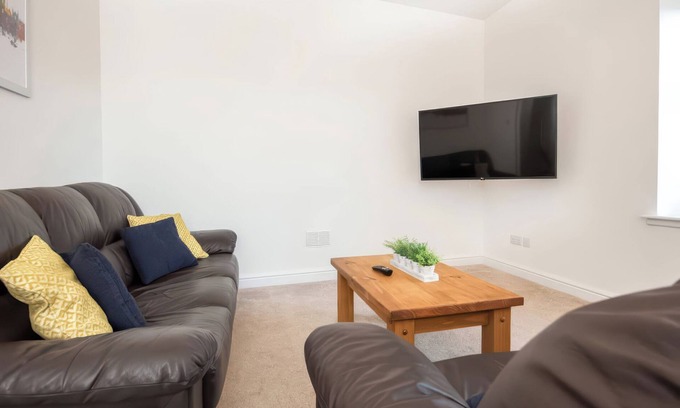 Inverness Cottage | 4 LOWER KESSOCK STREET, family friendly in Inverness