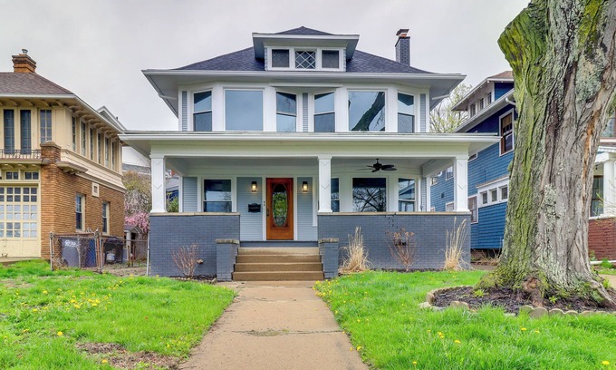Toledo Apartment | 4 Mi to Downtown Toledo: Walkable Riverside Apt