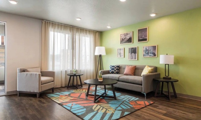 Rockledge Hotel | 4 Modern Rooms with Kitchen for Exploring Florida’s Space Coast & Attractions