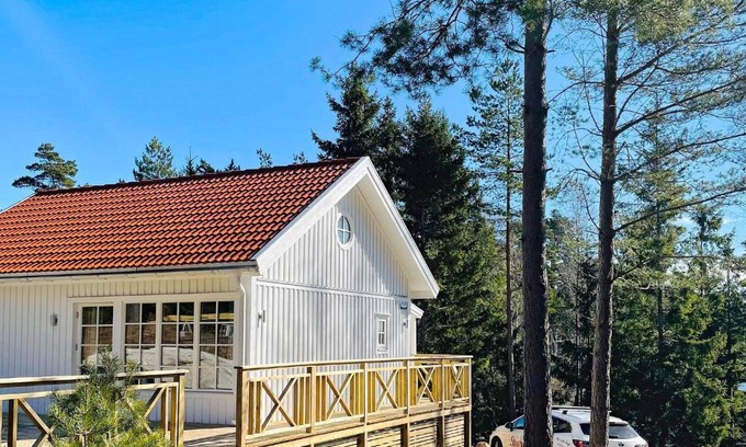 Bjallansas House | 4 person holiday home in UDDEVALLA-By Traum