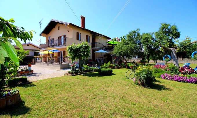Antonci Condo | 4 persons, quiet area, garden, private parking