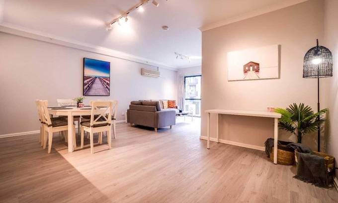 East Perth Apartment | 4 So Much More Family Apt 2BR Parking