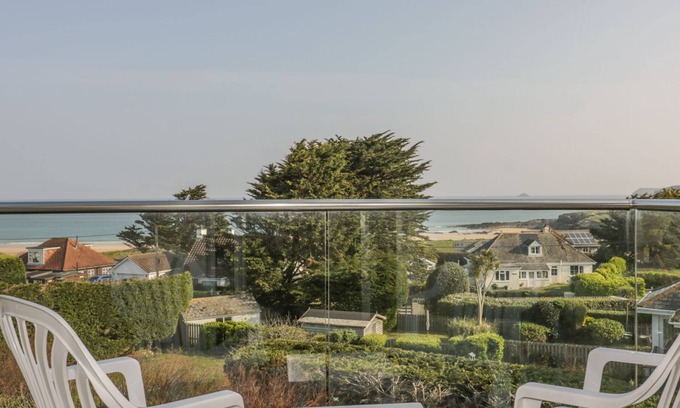 Harlyn Apartment | 4 Star Apartments With Balcony & Stunning Sea Views