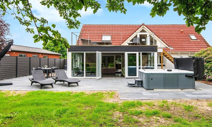 Henne House | 4 star holiday home in Henne