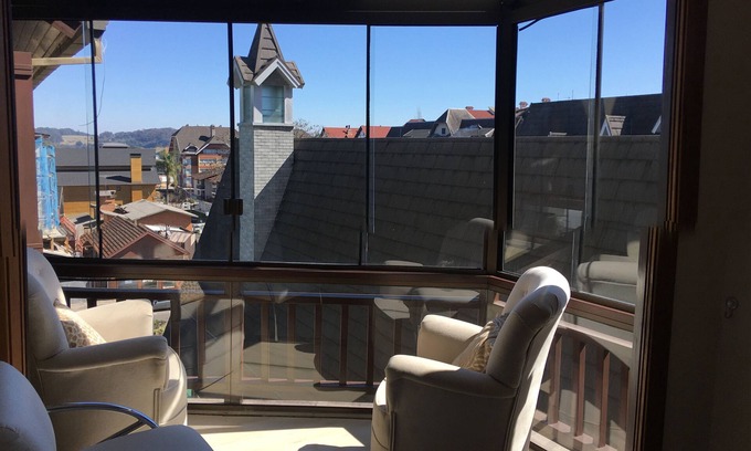 Gramado City Centre Apartment | 4 SUITES, IN BORGES MEDEIROS, TWO BLOCKS FROM RUA COBERTA!